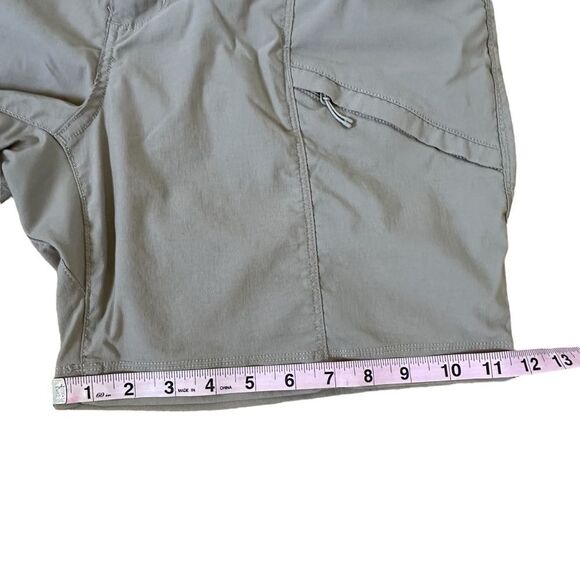 Duluth ~ Women’s Tan Active Shorts ~lots of pockets ~ size 14 - Picture 11 of 13